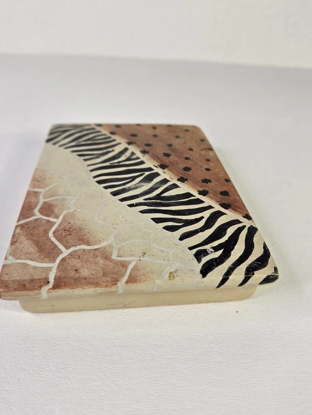 VTG Animal‎ Carved Print Soap Stone Trinket Box Hand Crafted in Kenya Wild Life